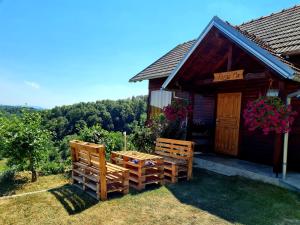 Fotografia z galérie ubytovania Ruralna kuća za odmor RAJSKI MIR v destinácii Tuhelj