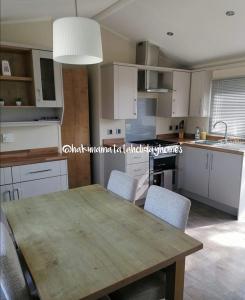 Galeriebild der Unterkunft Hakuna Matata Holiday Homes - Newquay Bay Resort in Newquay