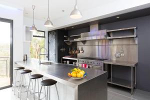 Kjøkken eller kjøkkenkrok på Luxurious, Tranquil and Private