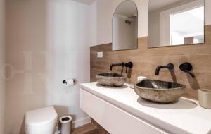 Łazienka w obiekcie Idyllic and spacious apartment with parking - Center by REMS