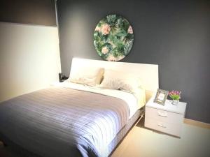 Ένα ή περισσότερα κρεβάτια σε δωμάτιο στο Beautiful 2B 2Br Ocean/Lagoon View Pool Gym +25 φωτογραφίες