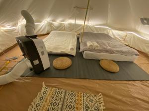 Postel nebo postele na pokoji v ubytování Hoang Indian Tent Camping