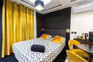 Posteľ alebo postele v izbe v ubytovaní La Golden Room