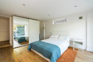 Gallery image of Fantastic 3 Bedroom Flat West Hampstead in London