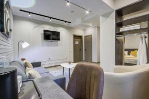 TV a/nebo společenská místnost v ubytování Inter Hotel Bishkek