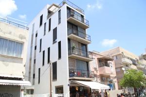 Budova, kde se apartmán nachází + 37 fotografií