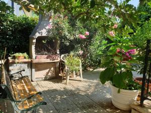 A garden outside El Giardino delle Rose.....