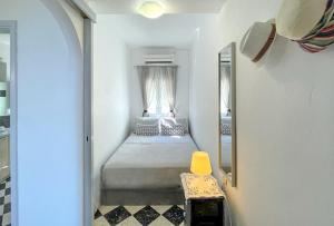 Casa Bianca Elegant House Near Beach客房内的一张或多张床位