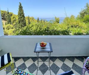 Casa Bianca Elegant House Near Beach的阳台或露台