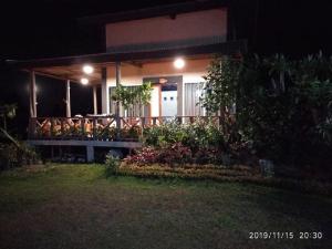 Taman di luar Ecobromo