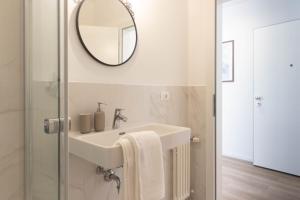 Kúpeľňa v ubytovaní Apartments Iris + 32 fotografií
