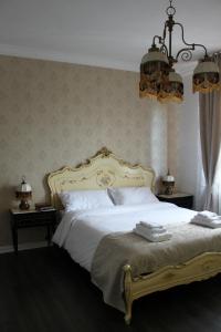 Llit o llits en una habitació de Villa Nerone B&B
