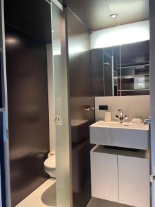 Ένα μπάνιο στο Kar Design Appartements