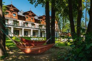 Szczawnica Park Resort & Spa外面的花园