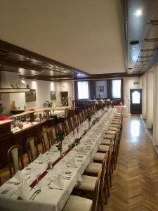 Restauracja lub miejsce do jedzenia w obiekcie Genussgasthof & Hotel beim Krutzler