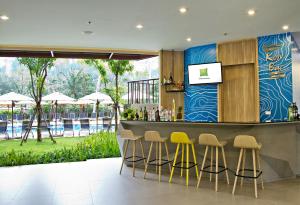 ibis Styles Krabi Ao Nang内部或周边的泳池