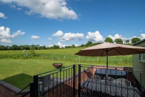 Gallery image of Shepherds View at Oaks Barn Farm Alcester with optional paid for Hot tub 