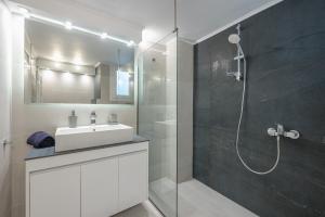 Kúpeľňa v ubytovaní Philippos Acropolis Home by Cloudkeys + 37 fotografií