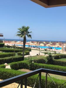 Imagen de la galería de Blumar North Coast families only - قرية بلومار الساحل الشمالي عائلات فقط, en El Alamein