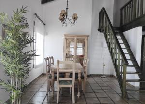 Fotografia z galérie ubytovania CERCADO DEL MEDIO, CHALET con PISCINA PRIVADA v destinácii Adeje