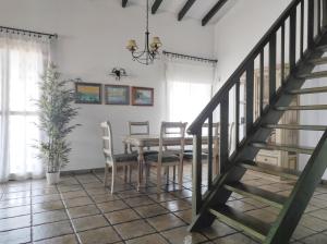 Fotografia z galérie ubytovania CERCADO DEL MEDIO, CHALET con PISCINA PRIVADA v destinácii Adeje