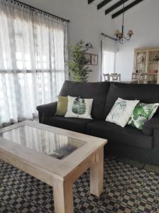 Posedenie v ubytovaní CERCADO DEL MEDIO, CHALET con PISCINA PRIVADA