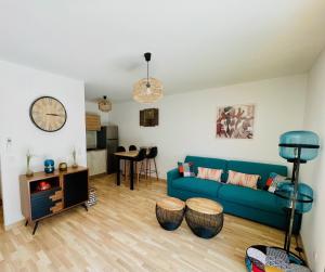 Televízia a/alebo spoločenská miestnosť v ubytovaní Ajaccio T2 grand standing neuf - centre ville et plages - 4 personnes - parking privé