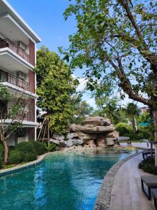 Foto dalla galleria di The Title Rawai Beach West Wing Pool Access Aparment a Rawai Beach