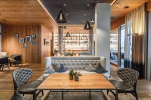 منطقة جلوس في DAS EDELWEISS - Salzburg Mountain Resort