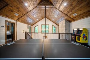 Stolní tenis v ubytování Blissful Pines nebo okolí