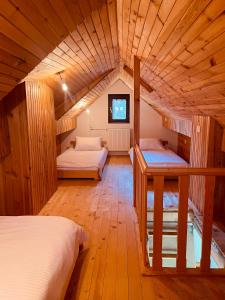 Postel nebo postele na pokoji v ubytování Hill Durmitor