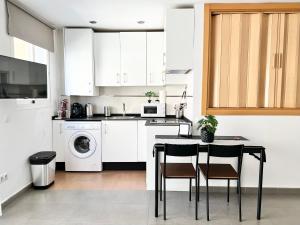 Kuchyňa alebo kuchynka v ubytovaní Apartamentos Varela 14