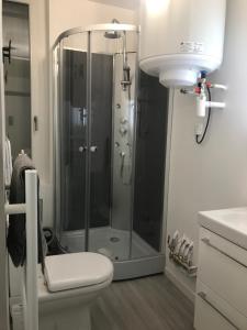 Kúpeľňa v ubytovaní LE CLOS CHASSAING N1 - Wifi - Centre ville-PROPERTY RENTAL NM