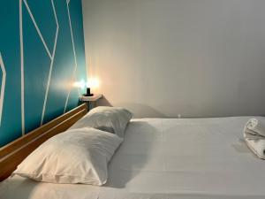 Posteľ alebo postele v izbe v ubytovaní LE CLOS CHASSAING N1 - Wifi - Centre ville-PROPERTY RENTAL NM