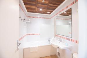 Koupelna v ubytování Le Relais Des Cimes