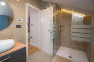 Kúpeľňa v ubytovaní Luxury Apartment Paula + 13 fotografií