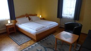 Voodi või voodid majutusasutuse Central-Hotel Greiveldinger toas