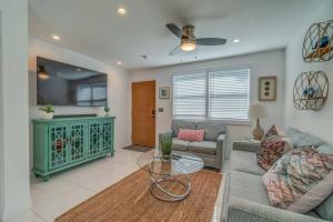 Χώρος καθιστικού στο Casa Stellata downtown Sarasota 3 Blocks to Bay