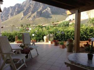 A general mountain view or a mountain view taken from the holiday home