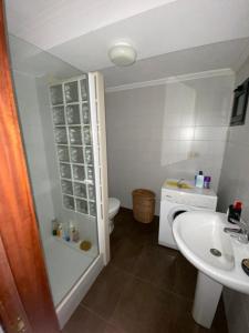 Kúpeľňa v ubytovaní Casa con encanto en Gondomar con piscina