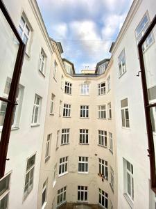 Budova, v ktorej sa apartmán nachádza