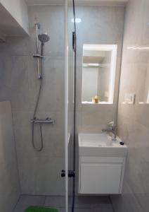 Ένα μπάνιο στο A&Z APARTMENT +27 φωτογραφίες