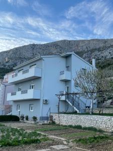 Nespecifikovaný výhled na hory nebo výhled na hory při pohledu z apartmánu