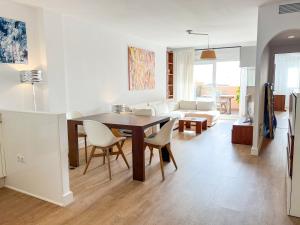 Posezení v ubytování Tarifa Cozy House - La Marina - Pool - Parking