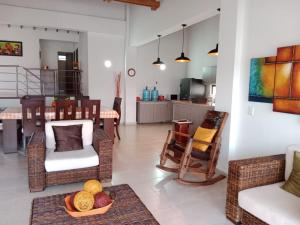 Reštaurácia alebo iné gastronomické zariadenie v ubytovaní Hermosa casa con la mejor vista cerca al Parque del Café