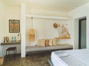 Postel nebo postele na pokoji v ubytování Drift San Jose del Cabo, a Member of Design Hotels