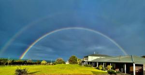 Gallery image of Ocean Road Motel in Skenes Creek