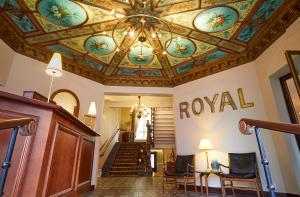 Televisyen dan/atau pusat hiburan di Hotel Royal
