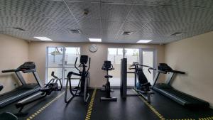 Fitness centrum a/nebo fitness zařízení v ubytování Cosy Studio - Low Floor - Fully Equipped