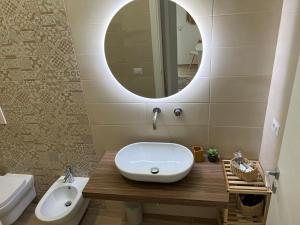 A bathroom at Ninetta House